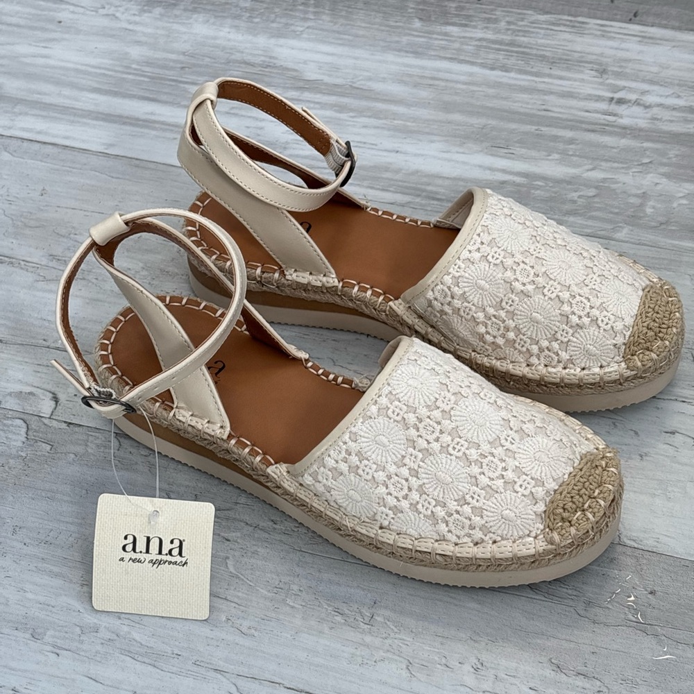 a.n.a. Clayson Ivory Espadrille Sandals Size 6
New With Tag